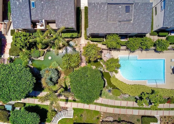 Oceanfront Luxury, Fully Remodeled, Five-Star