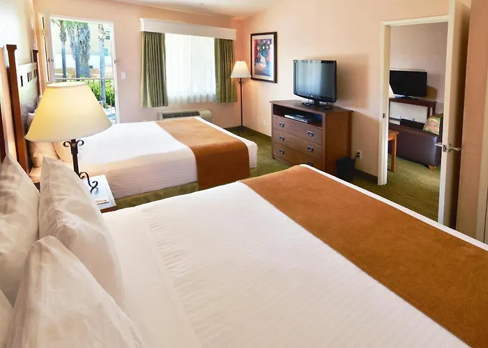 Lamplighter Inn & Suites At Sdsu